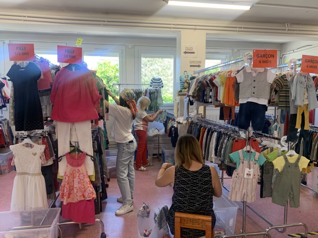 la boutik vous propose des milliers de vêtements et accessoires de seconde main